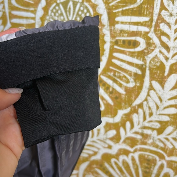 Nike Shield Flash Weather Resistant Hooded Full Zip Running Jacket Black/Grey XS - Picture 5 of 16